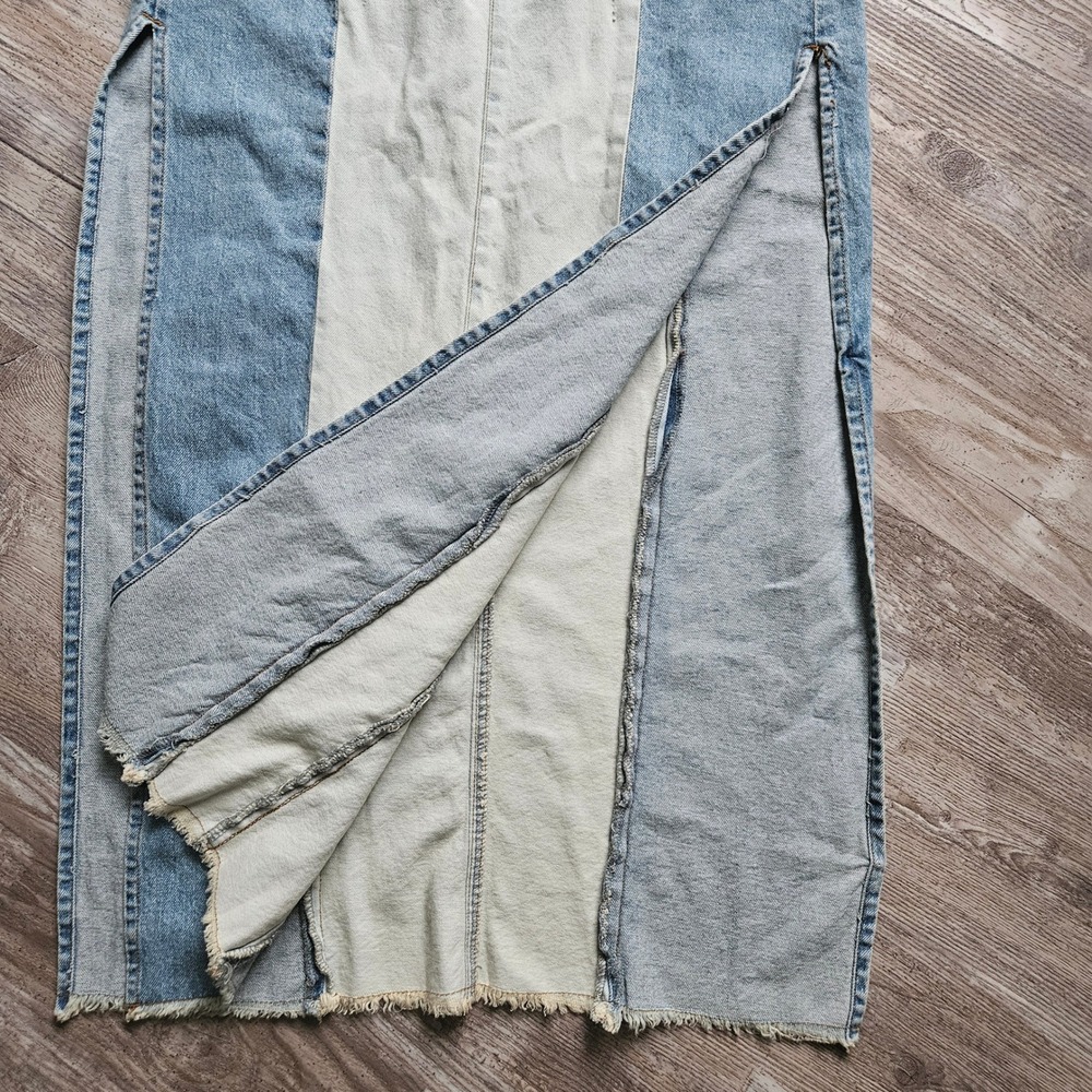 Forever 21 Denim Maxi Skirt Women S Blue 2 Tone Colorblock Side Slit Raw Hem - Picture 4 of 11